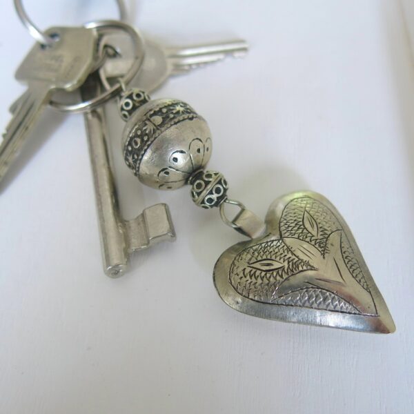 Schlüsselanhänger mit silbernem Herz-1674