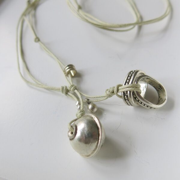 Kette mit Berber Silberperle und ovalem Silber-Ring